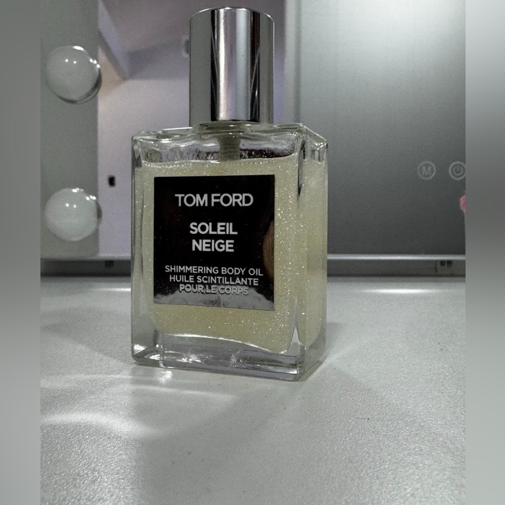 Tom Ford Soleil Neige Shimmering Body Oil - Silver and White